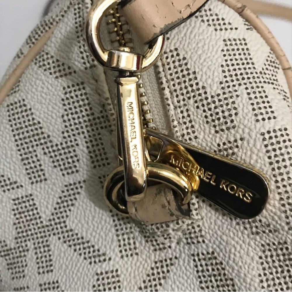 Michael Kors Grayson Vanilla Satchel - Picture 6 of 13